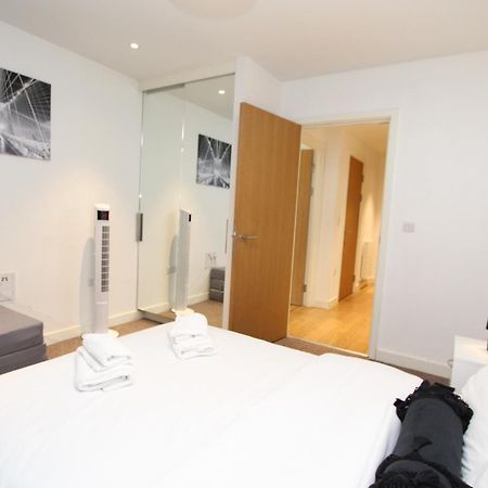 לונדון Spacious & Modern 1 Bedroom Close To Station In E16 מראה חיצוני תמונה